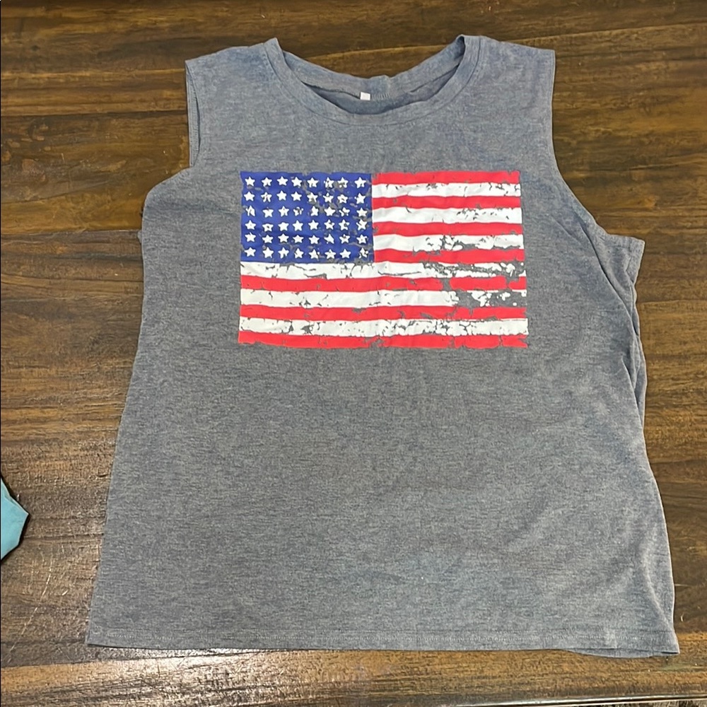 Gray Sleeveless Women’s Top with American Flag Design. Size XL